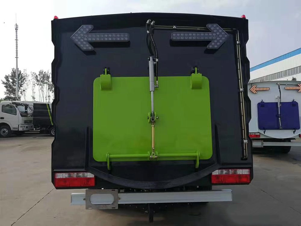 國(guó)六4方塵箱 1.5方水箱 東風(fēng)掃路車(chē)