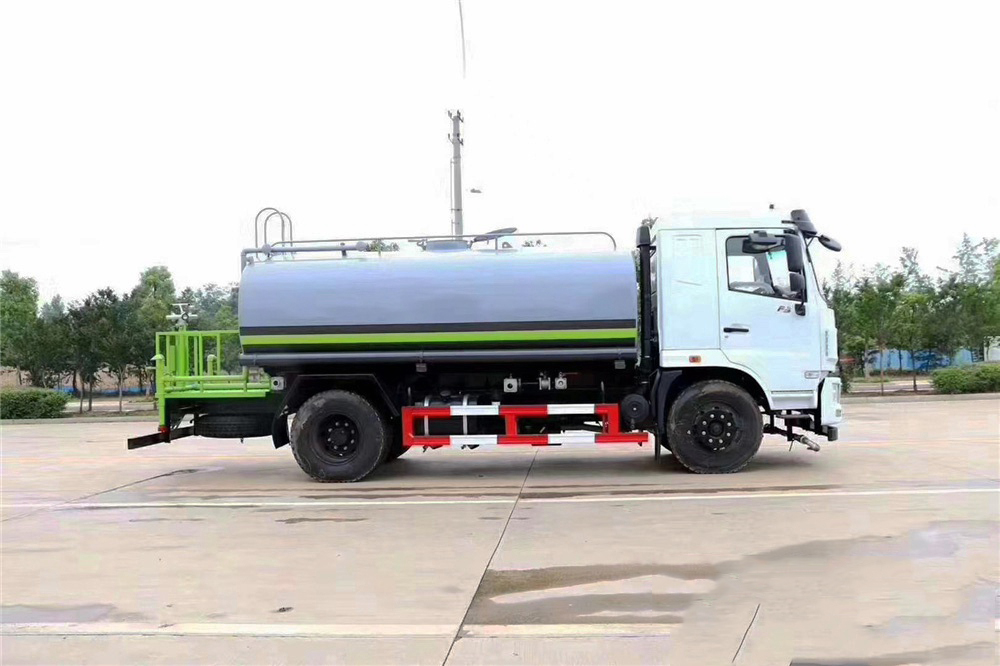 國(guó)六12立方東風(fēng)華神F5 灑水車(chē)