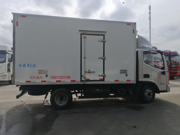 國(guó)六 福田歐馬可S1寬體冷藏車