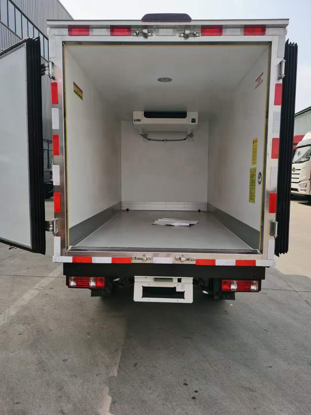 長安跨越王X1冷藏車