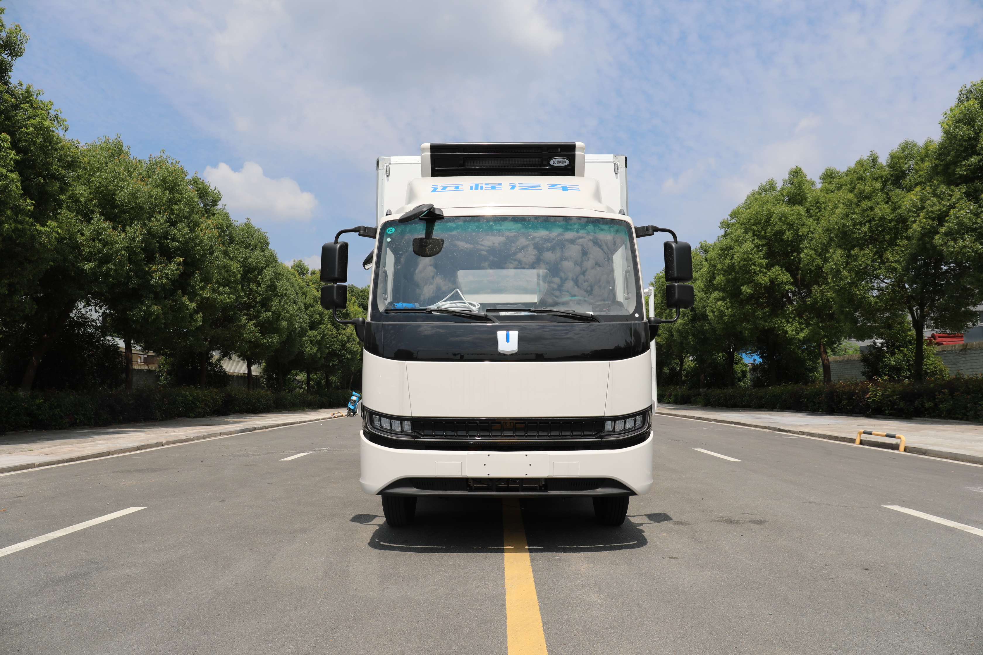 吉利遠(yuǎn)程星智H8E純電動(dòng)冷藏車